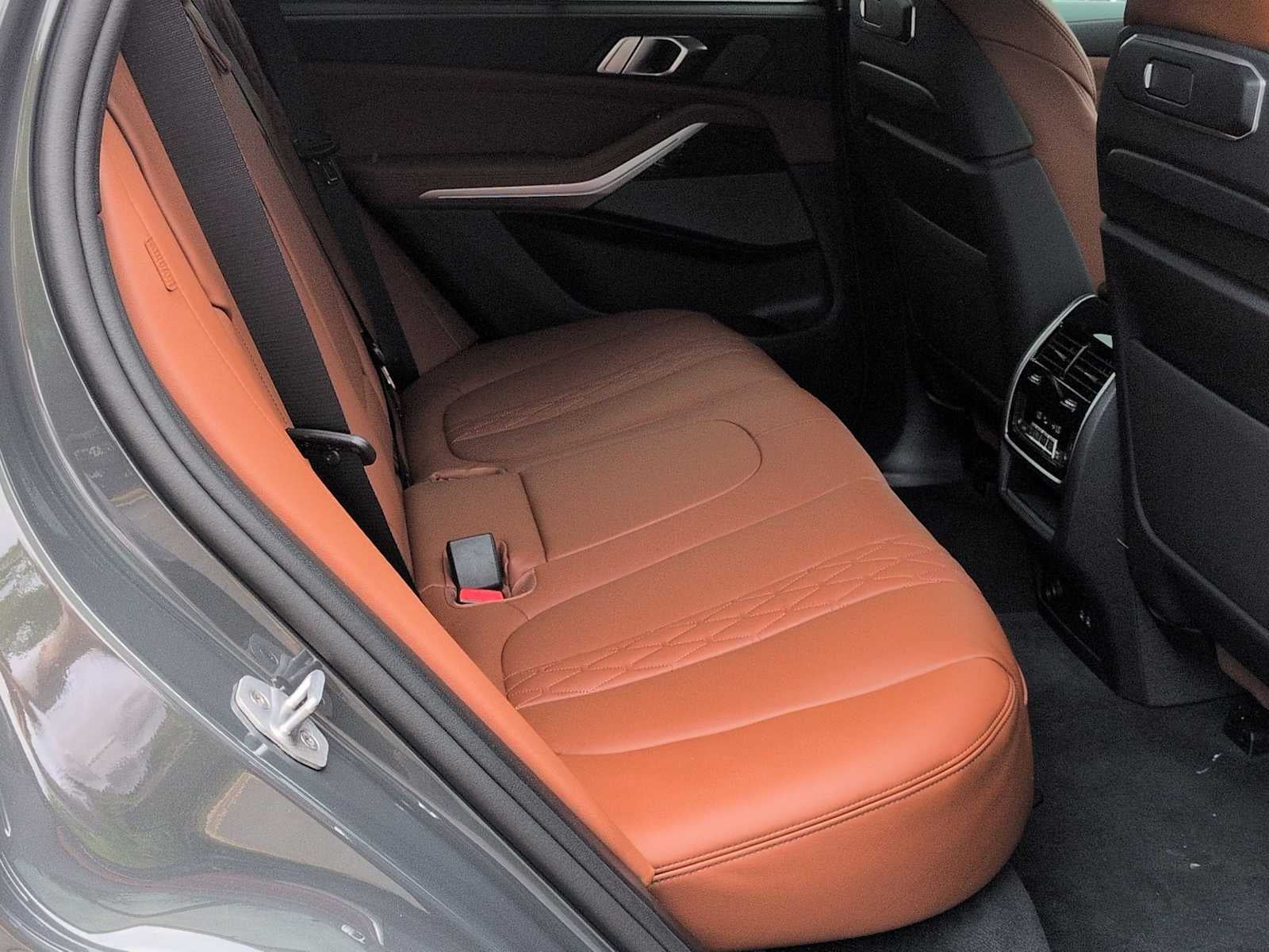 2026 BMW X5 M60i M60i