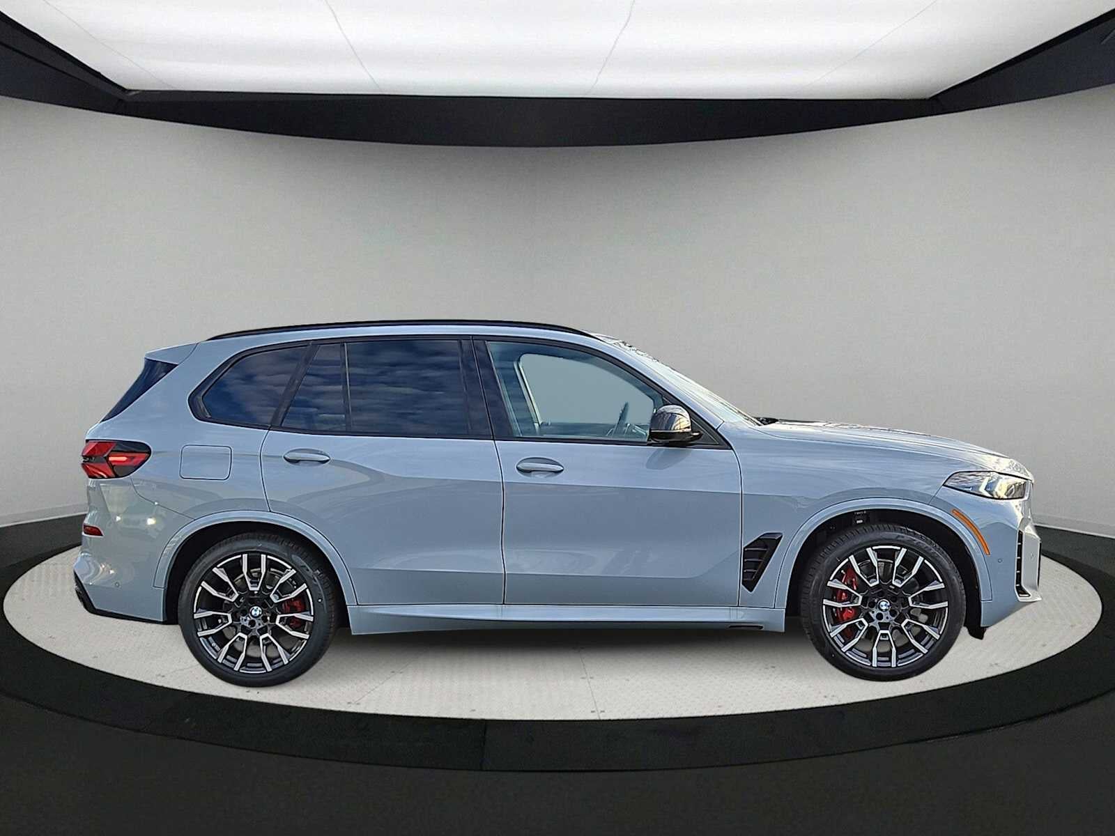 2026 BMW X5 M60i