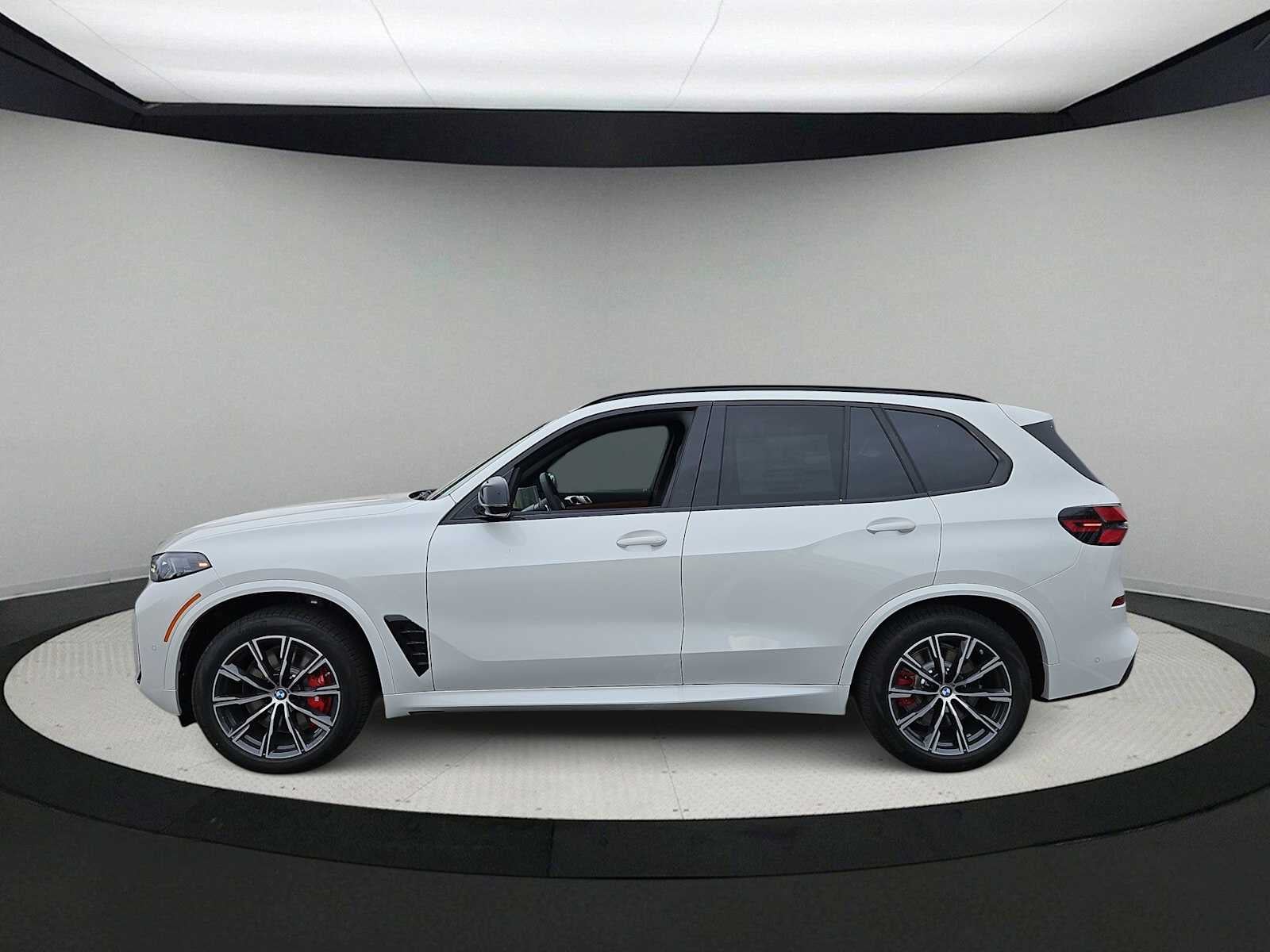 2026 BMW X5 M60i