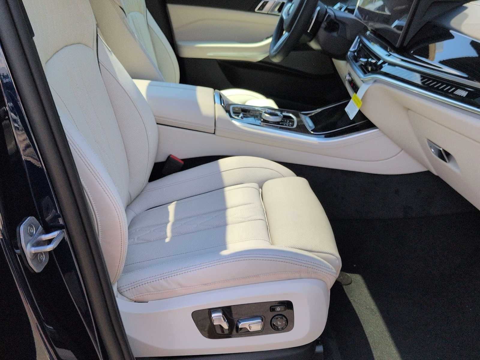 2026 BMW X5 M60i M60i