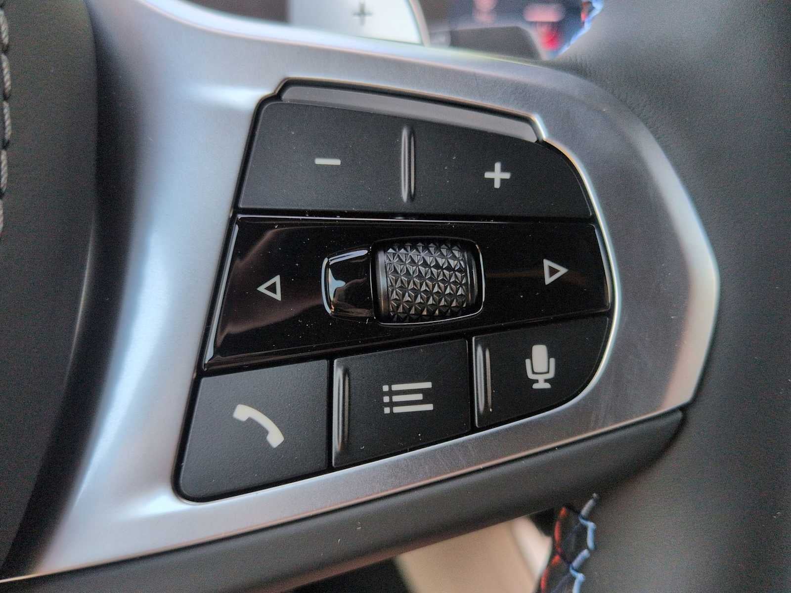 2026 BMW X5 M60i M60i