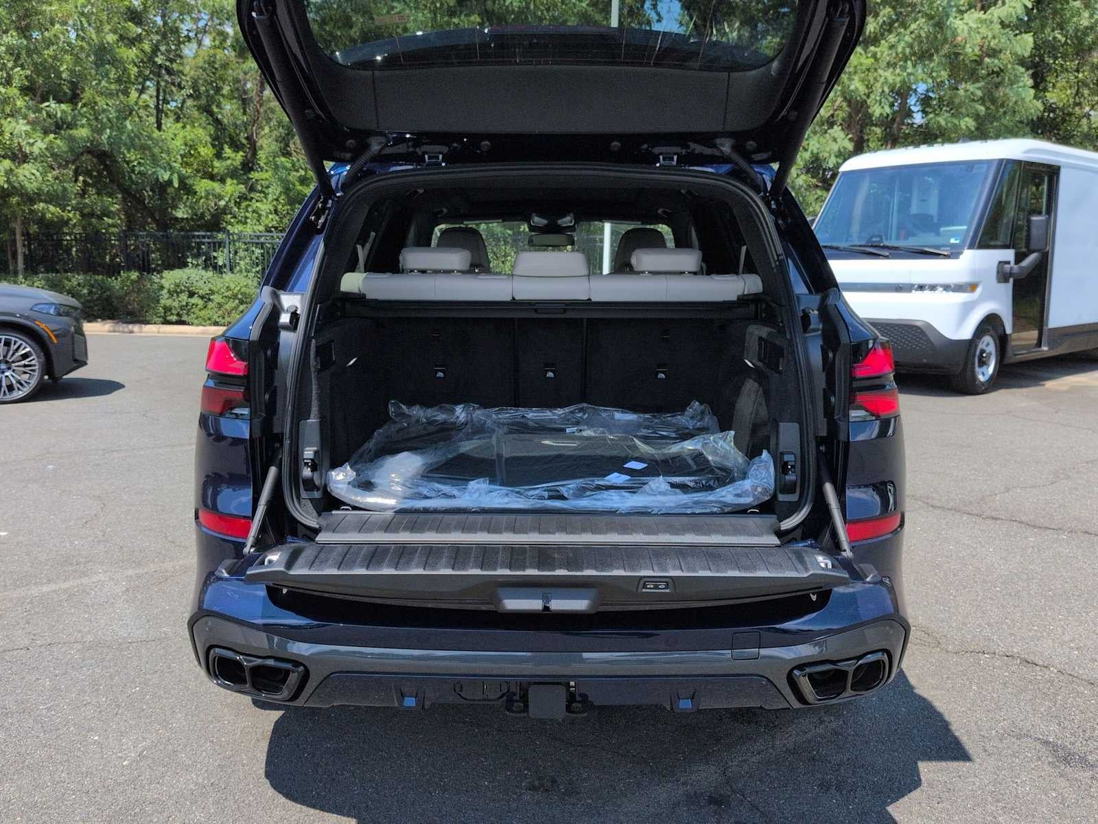 2026 BMW X5 M60i M60i