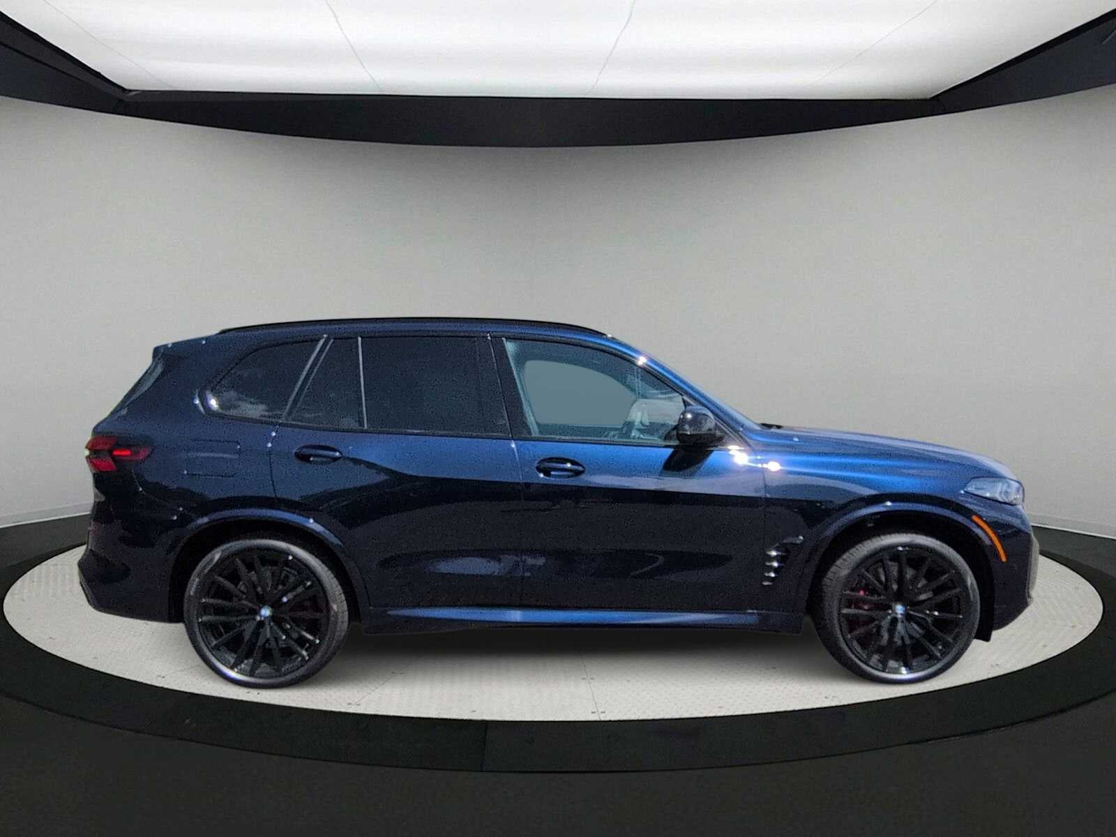 2026 BMW X5 M60i M60i