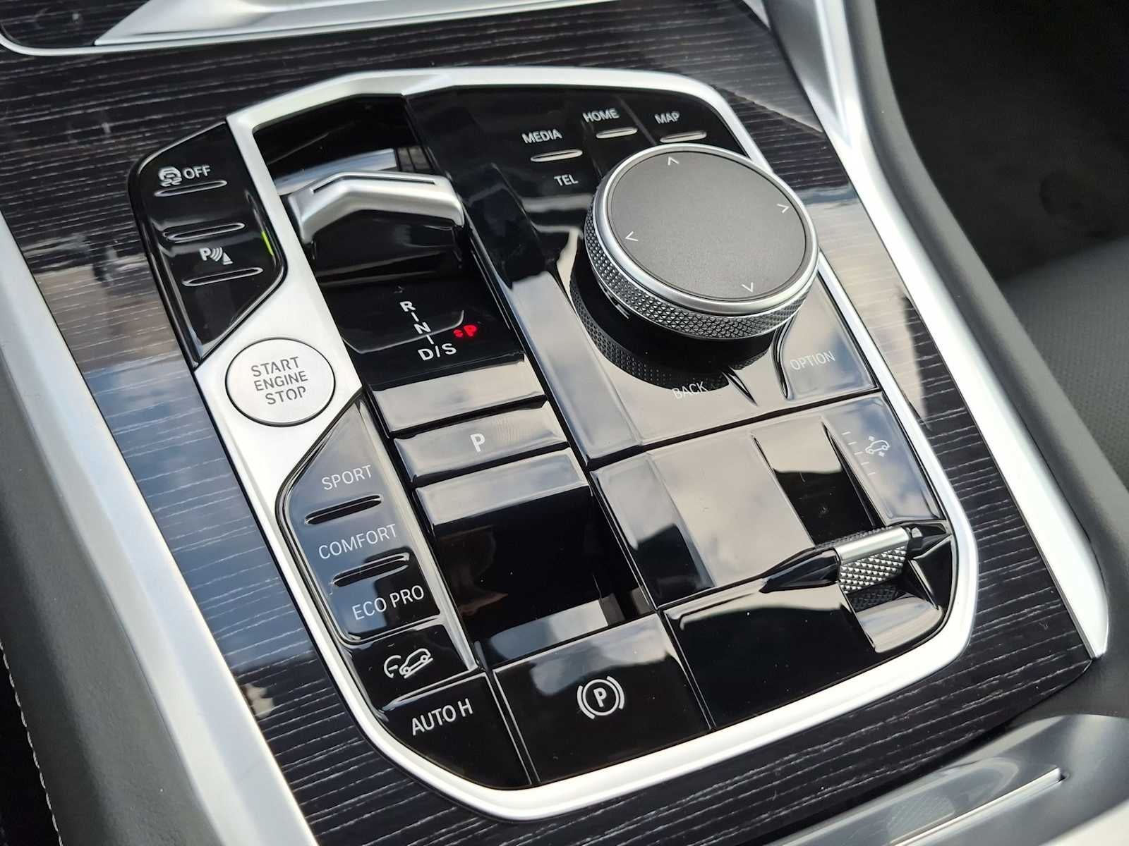 2027 BMW X6 xDrive40i