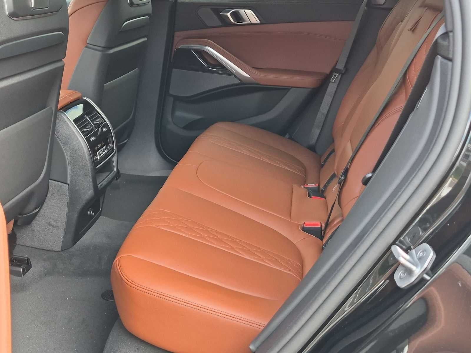 2027 BMW X6 xDrive40i