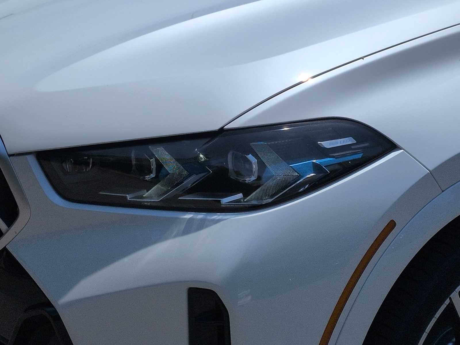 2027 BMW X6 xDrive40i