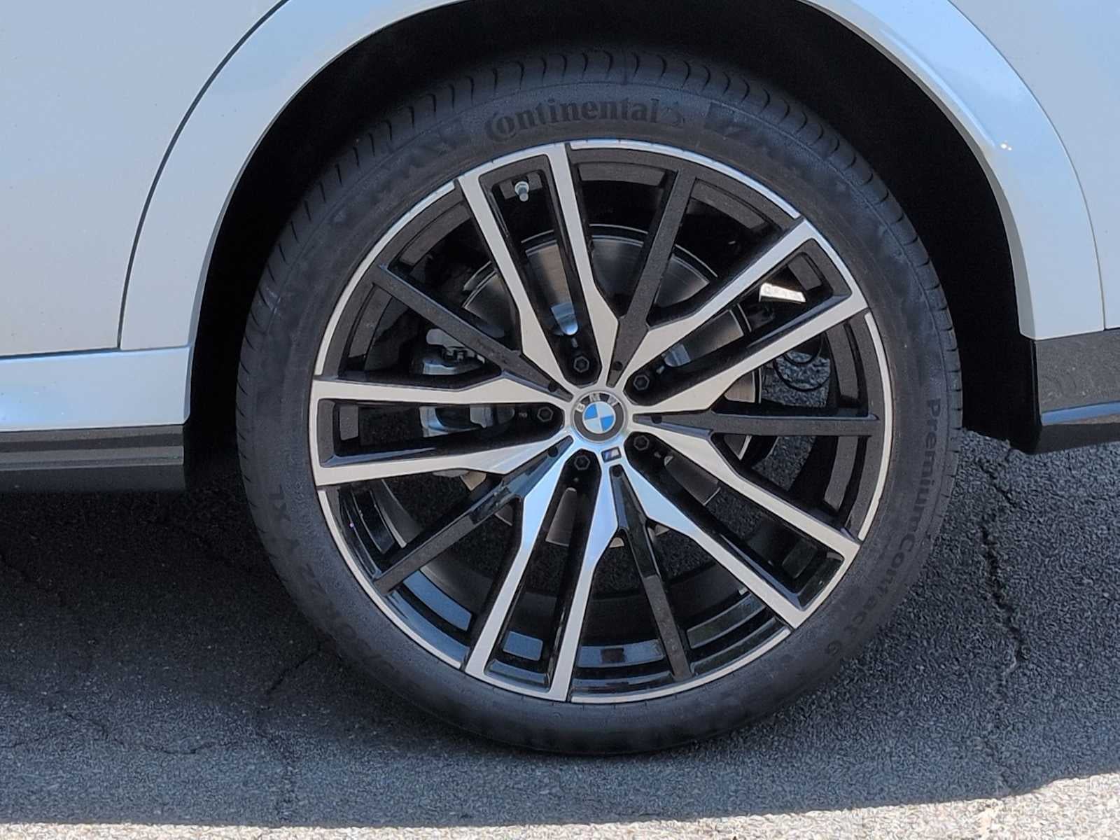 2027 BMW X6 xDrive40i