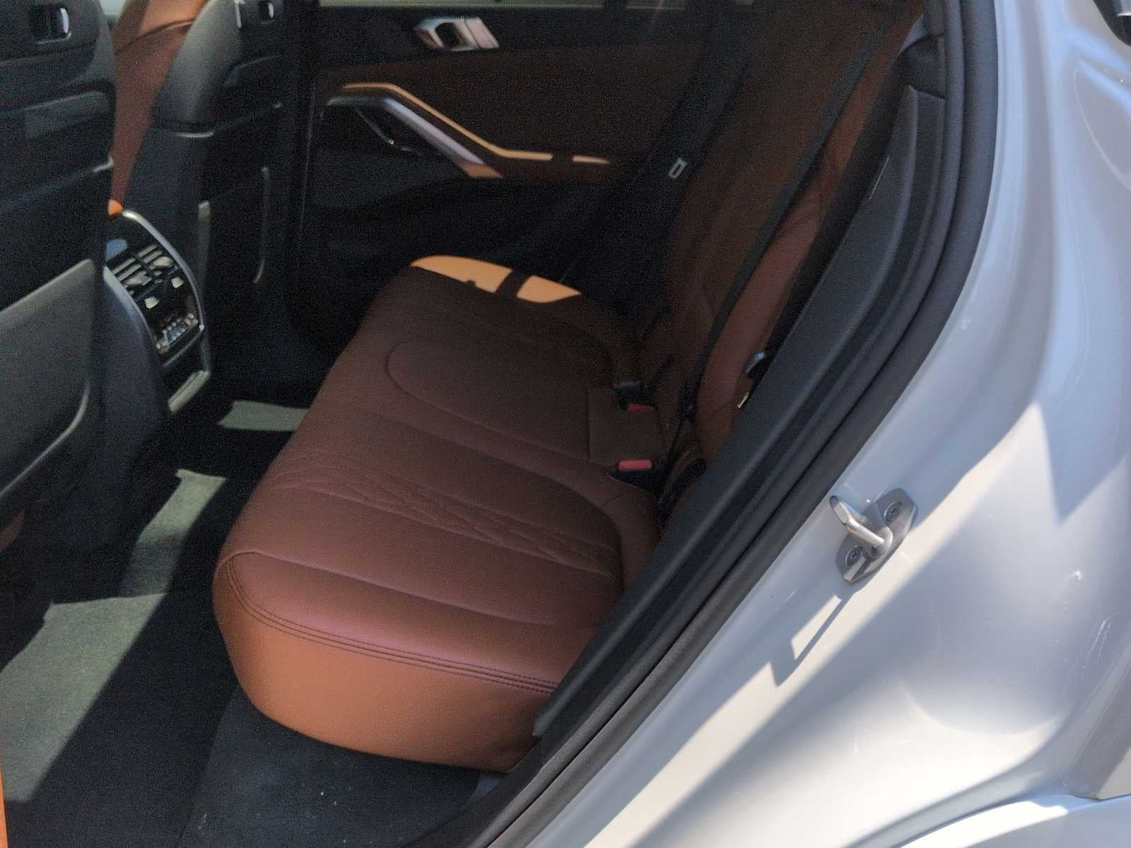 2027 BMW X6 xDrive40i