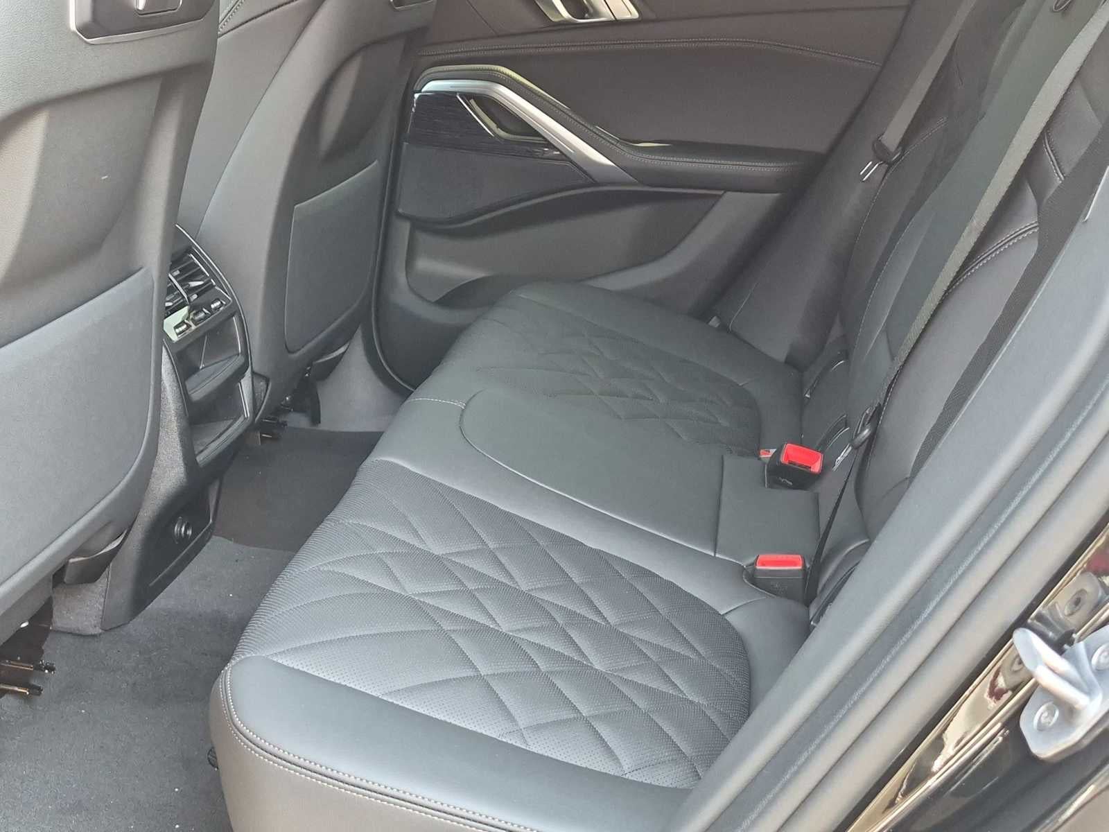 2027 BMW X6 xDrive40i