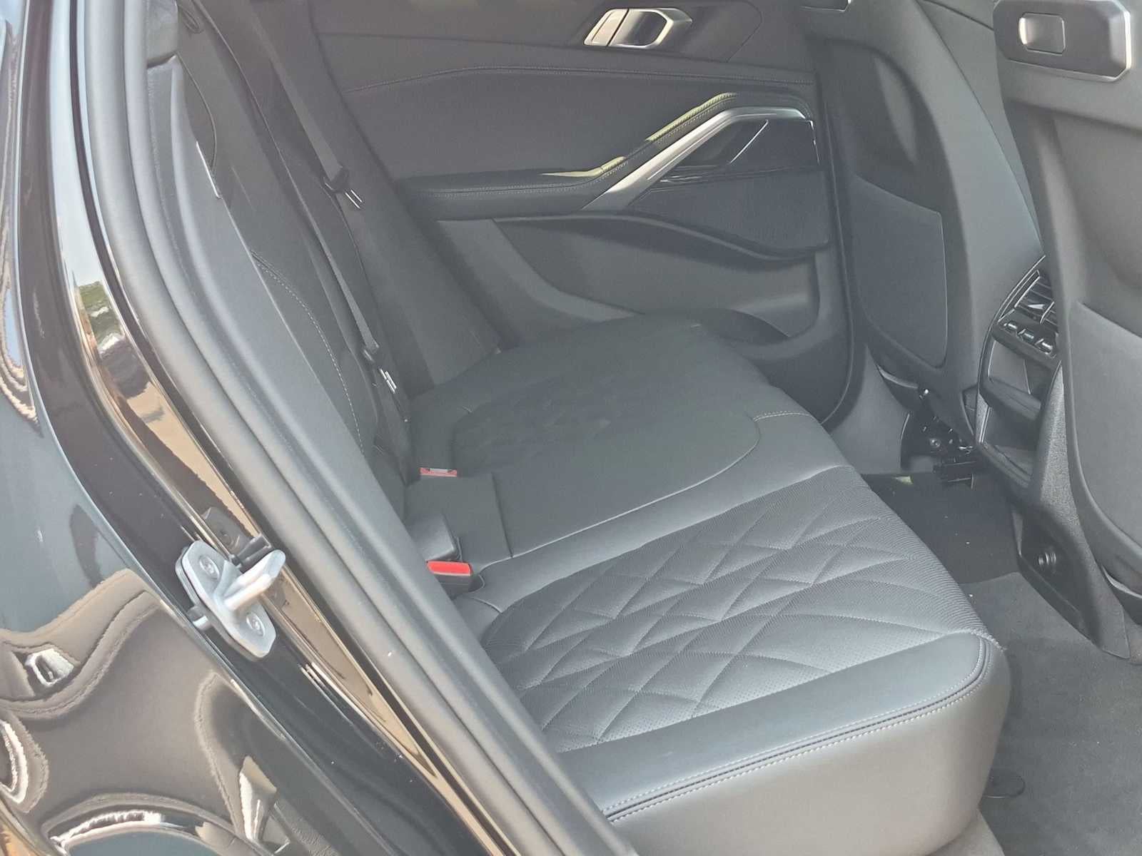2027 BMW X6 xDrive40i