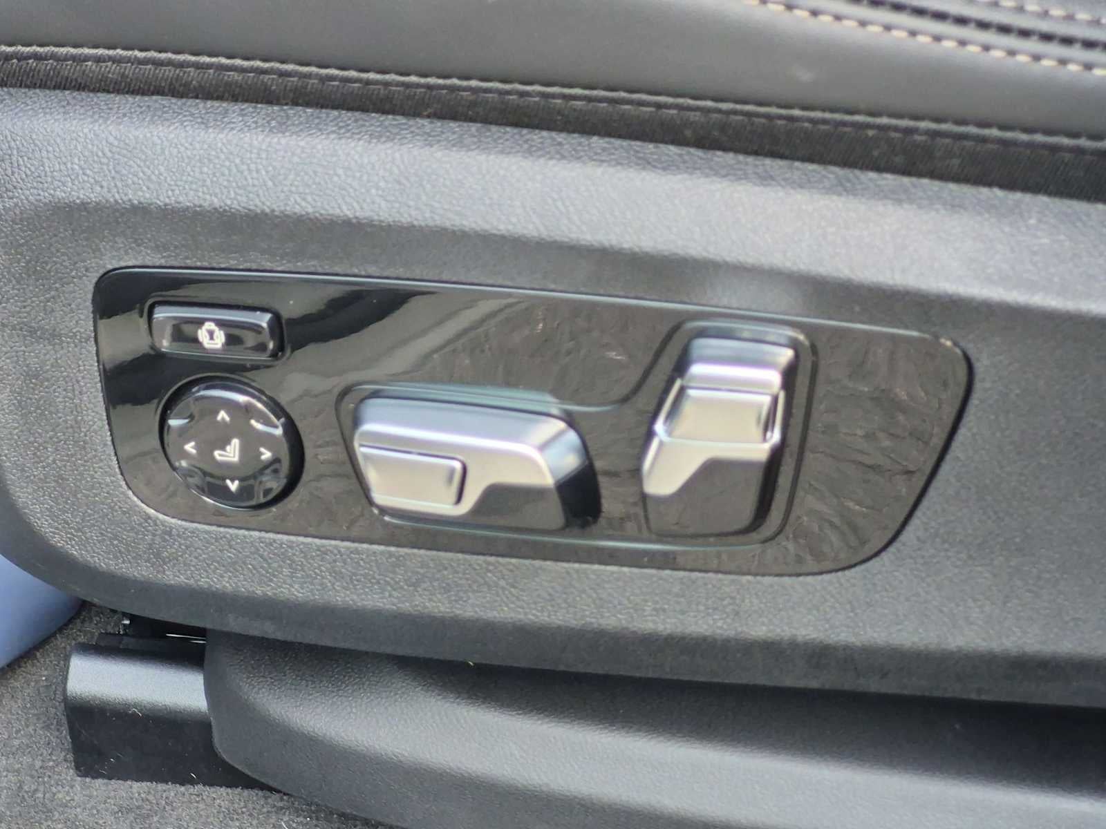 2027 BMW X6 xDrive40i