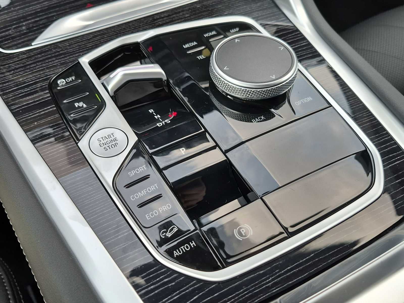 2027 BMW X6 xDrive40i