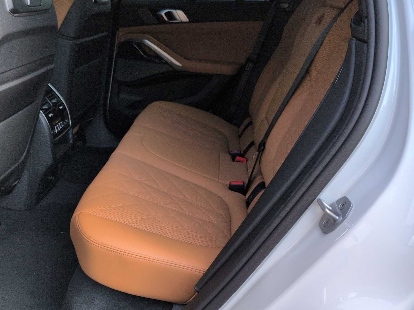 2027 BMW X6 xDrive40i