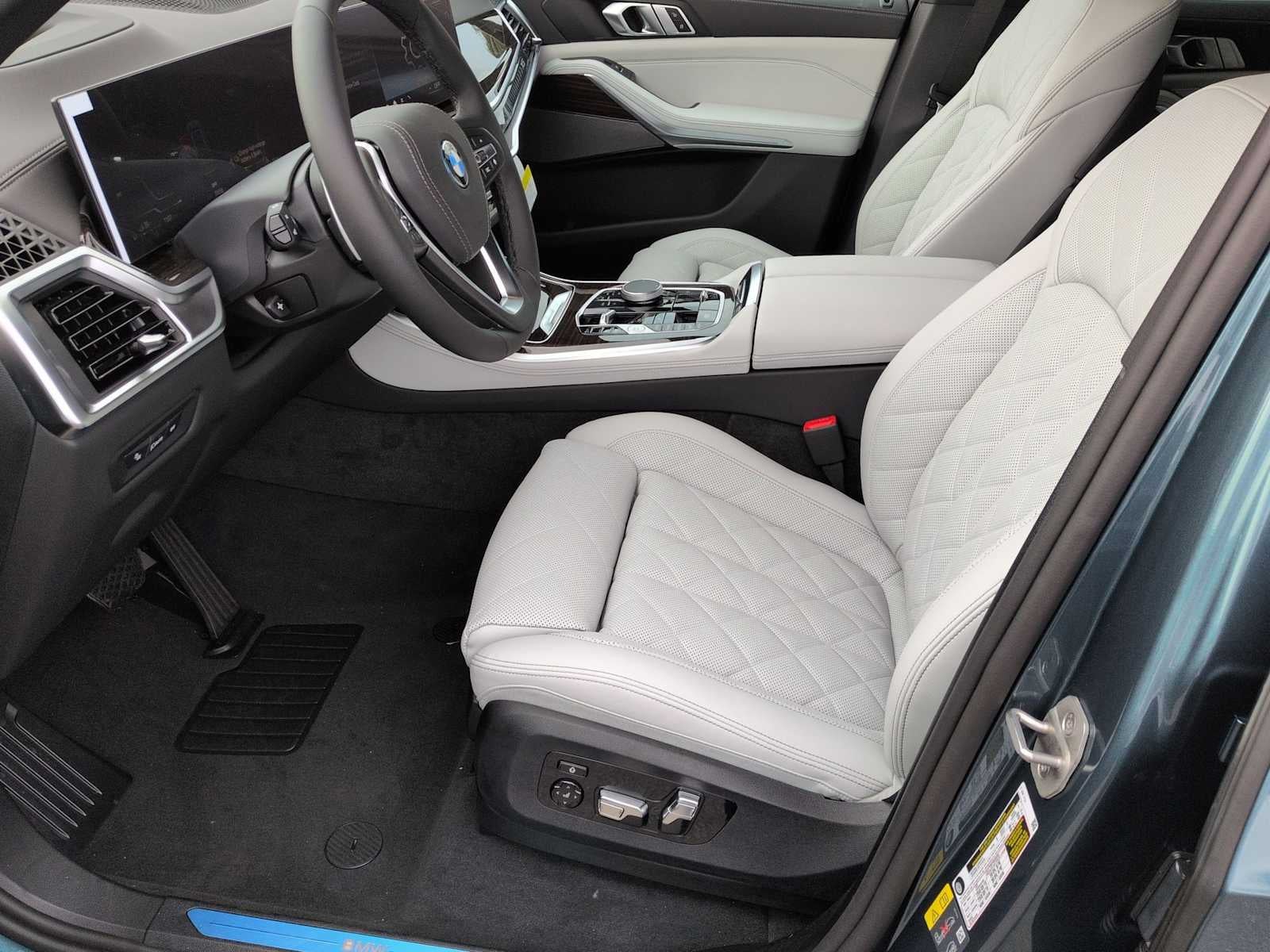 2026 BMW X5 xDrive50e xDrive50e