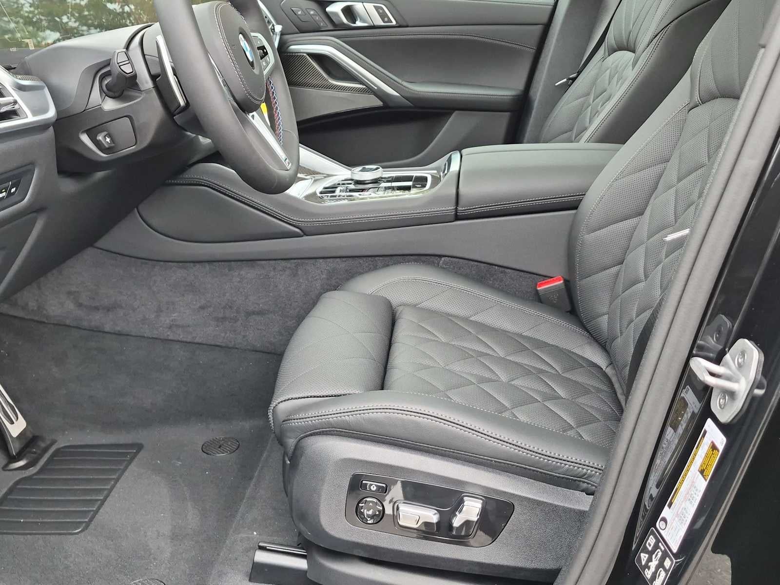 2027 BMW X6 M60i