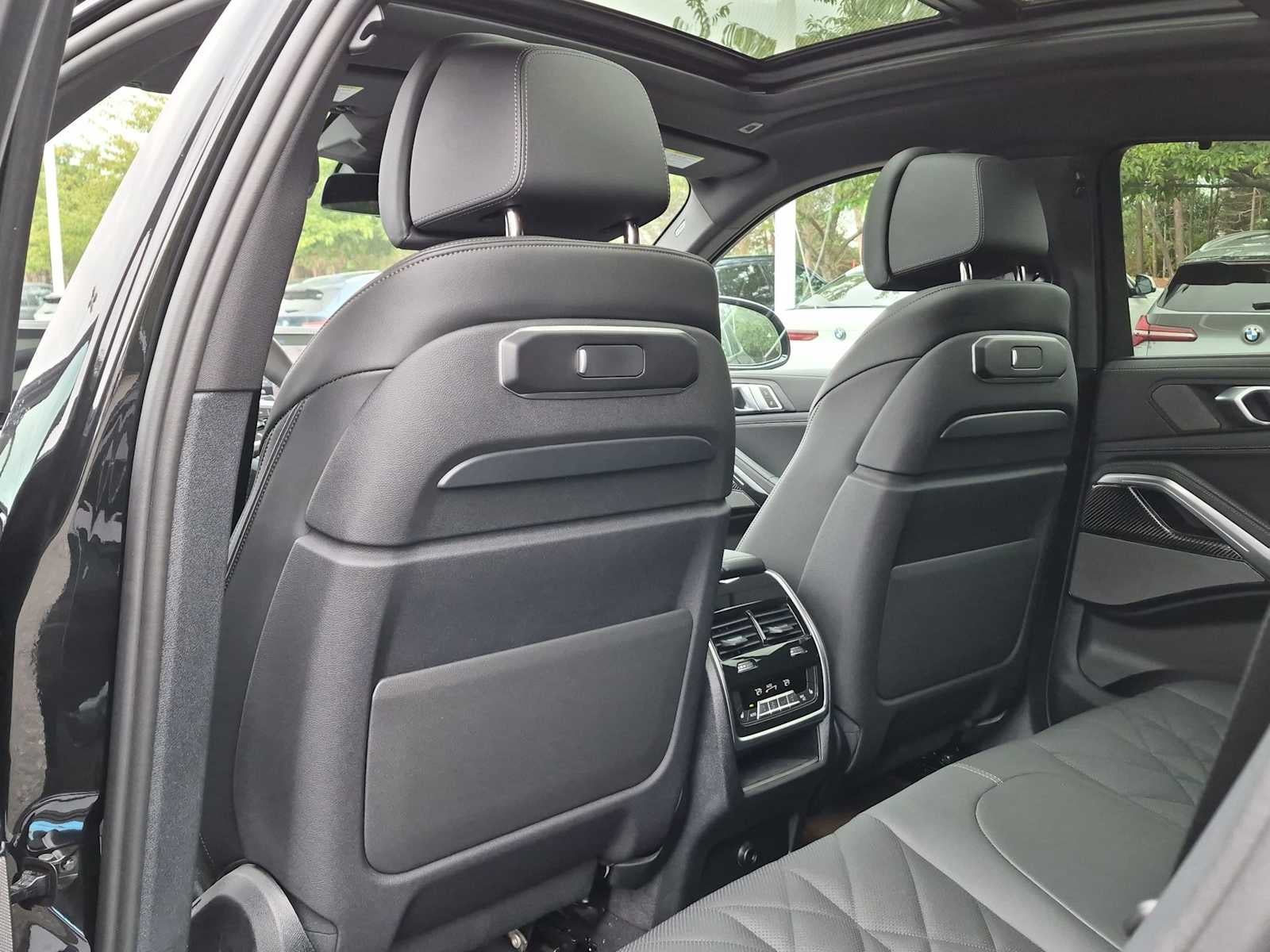 2027 BMW X6 M60i