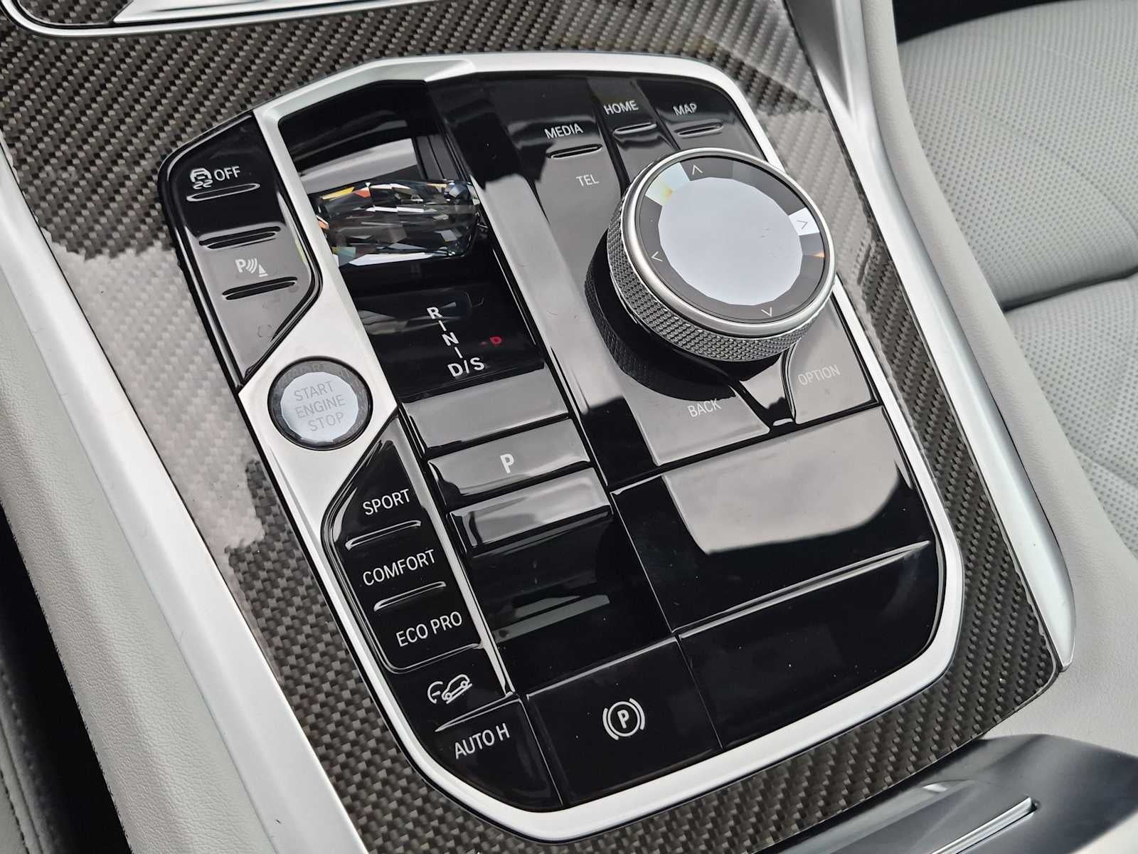 2027 BMW X6 M60i
