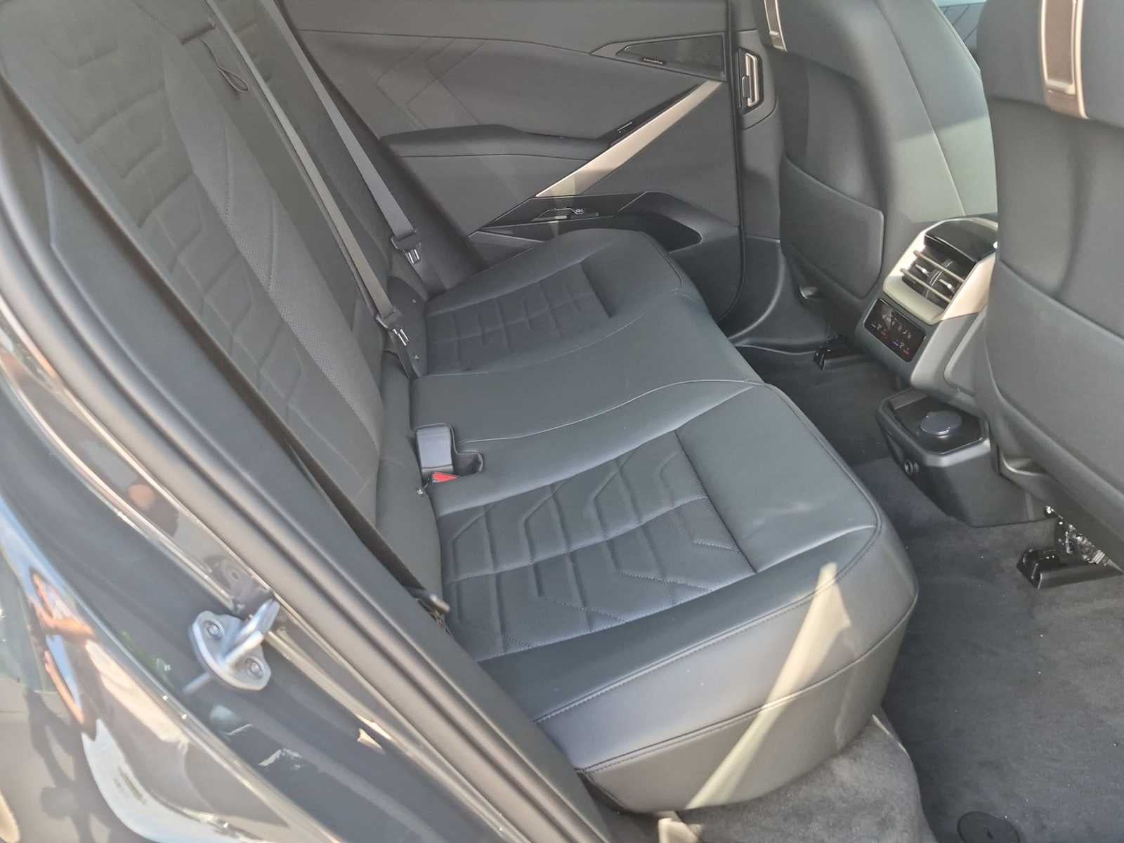 2027 BMW X5 40 xDrive