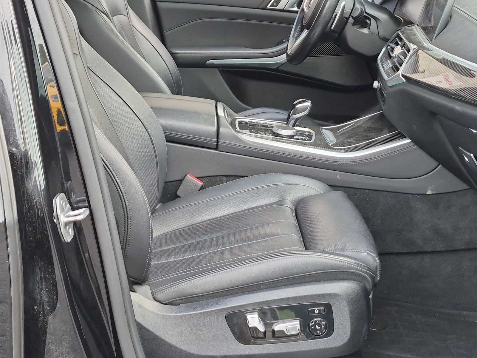 2022 BMW X5 M50i