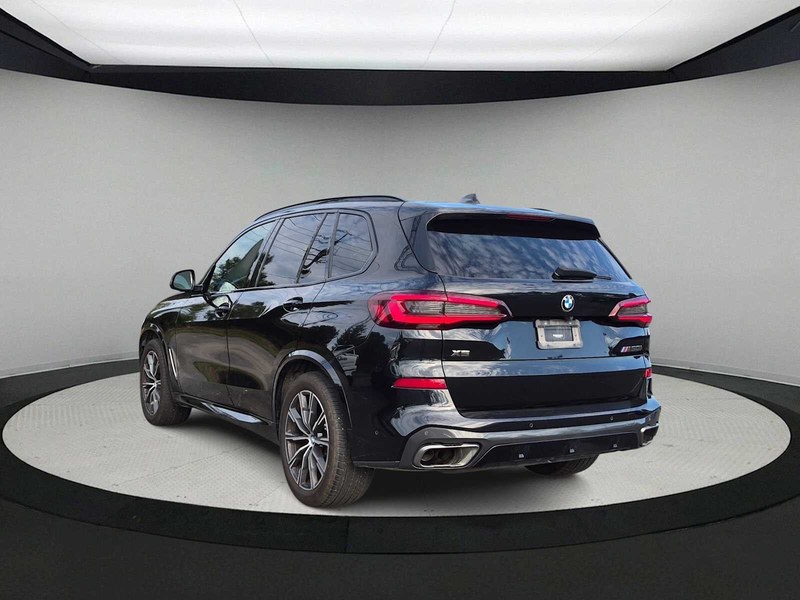 2022 BMW X5 M50i
