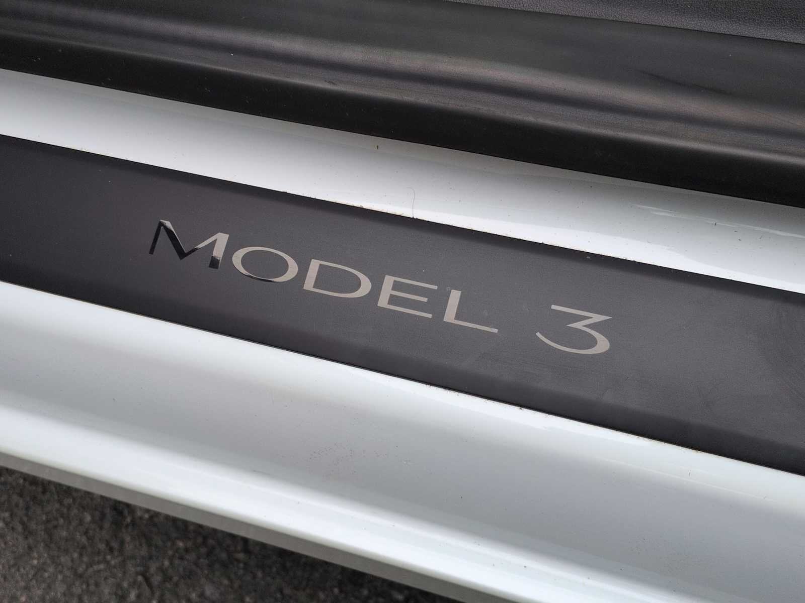 2023 Tesla Model 3 RWD