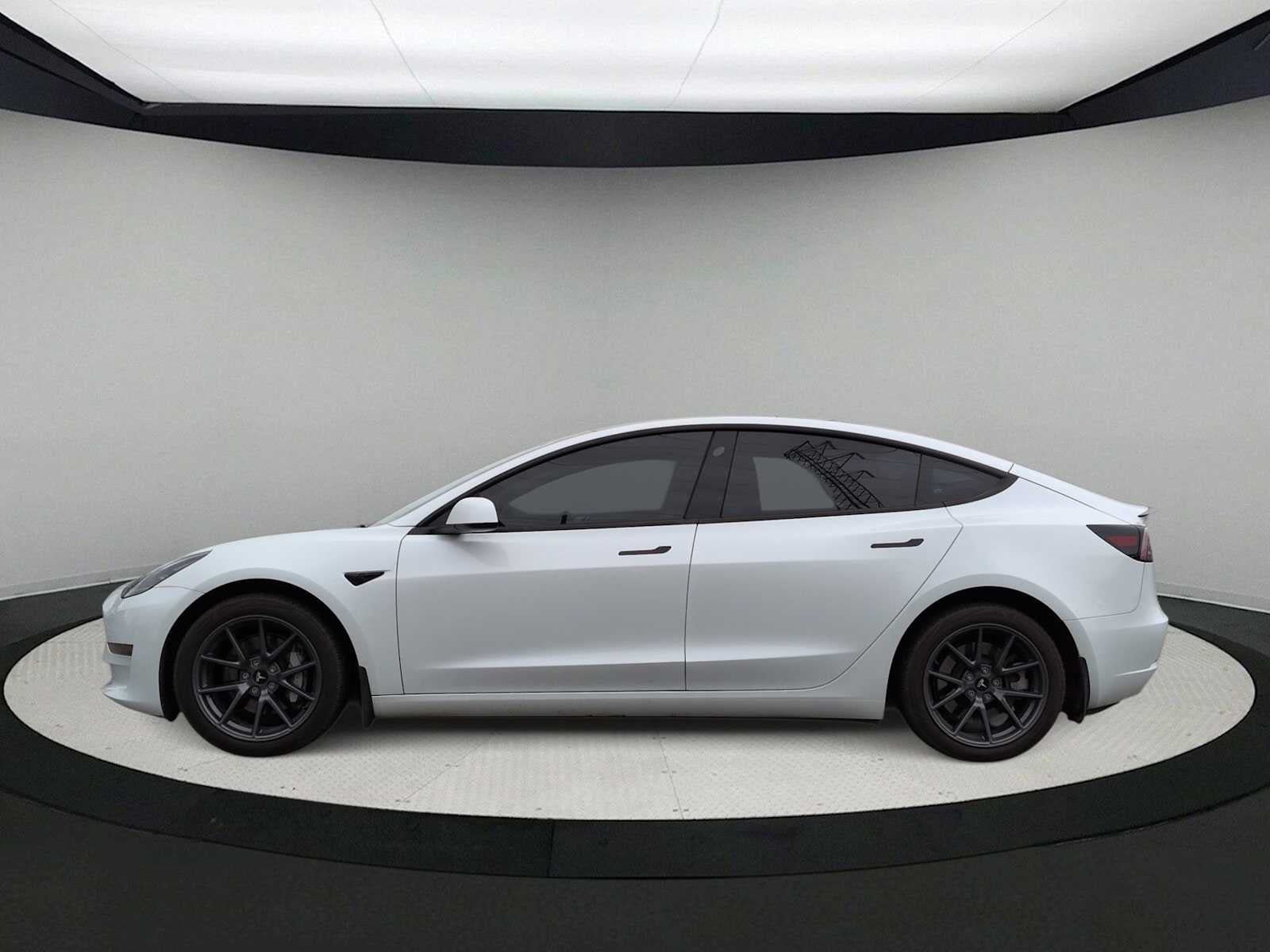 2023 Tesla Model 3 RWD