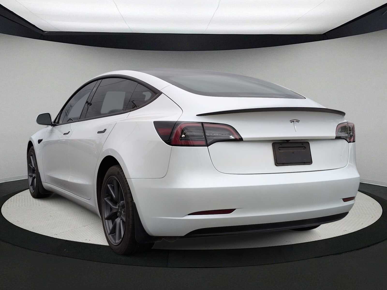 2023 Tesla Model 3 RWD