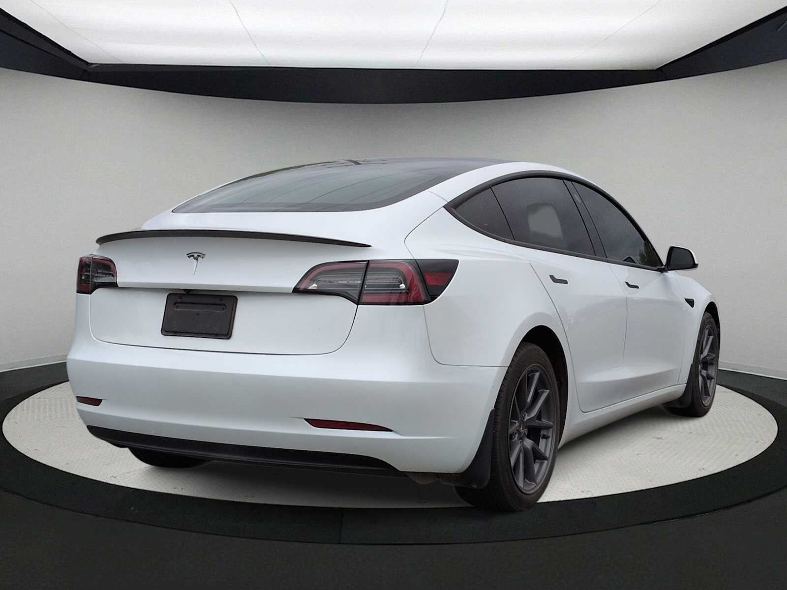 2023 Tesla Model 3 RWD