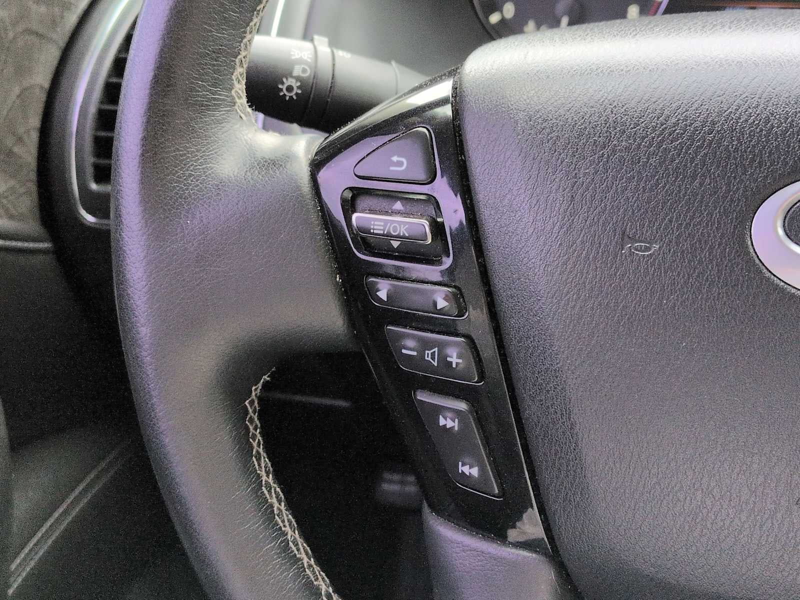 2022 INFINITI QX80 LUXE