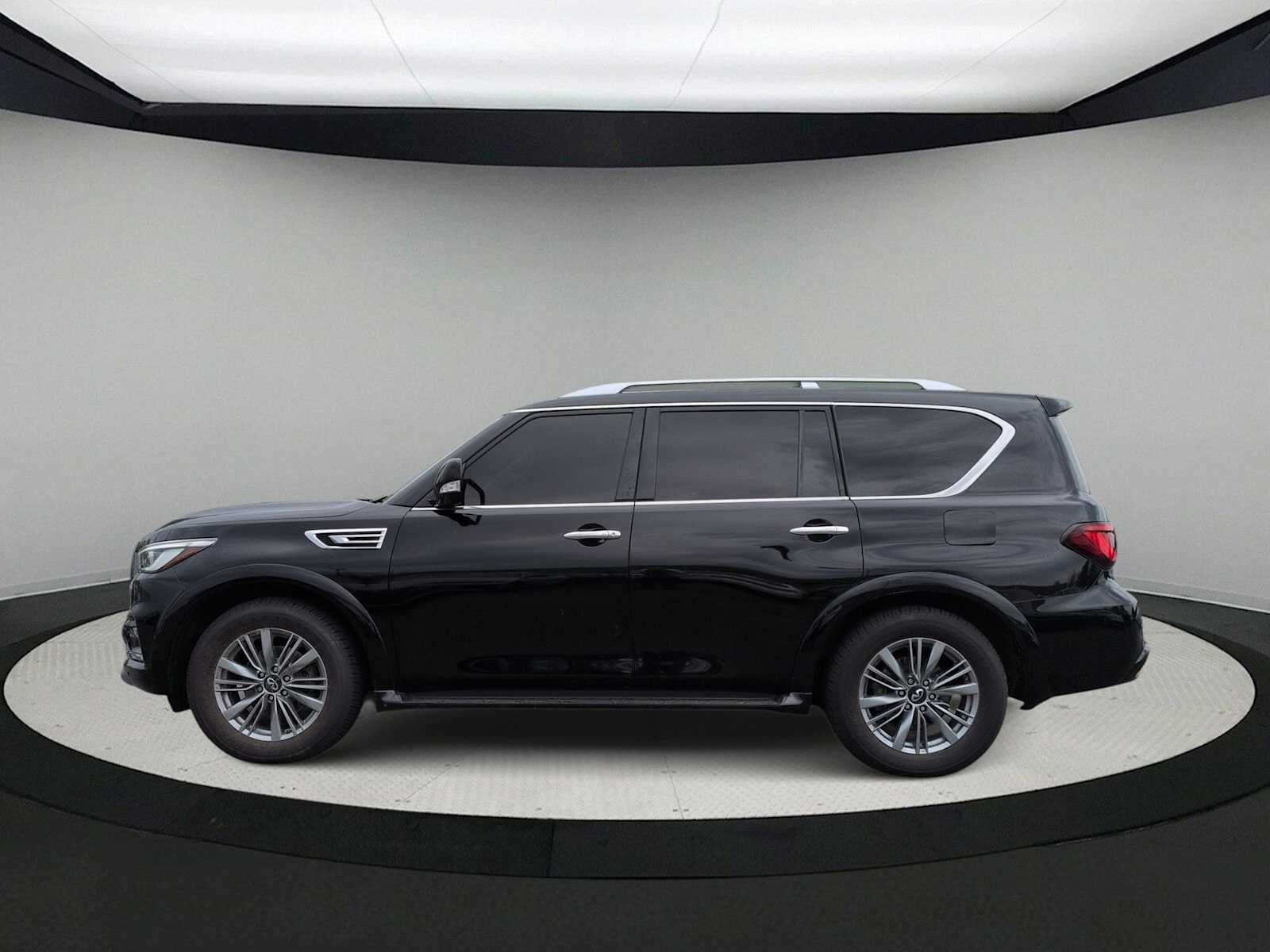 2022 INFINITI QX80 LUXE