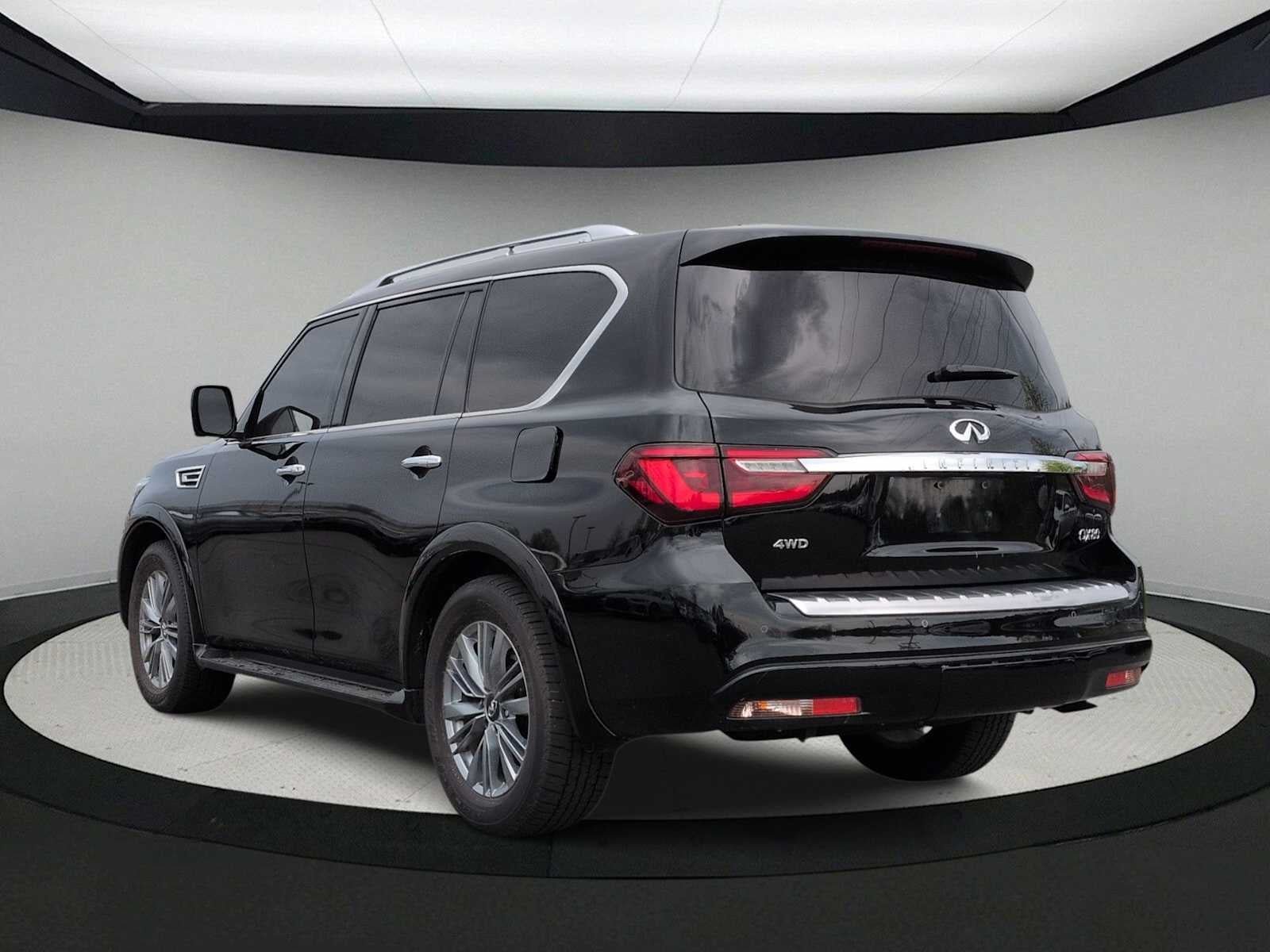 2022 INFINITI QX80 LUXE