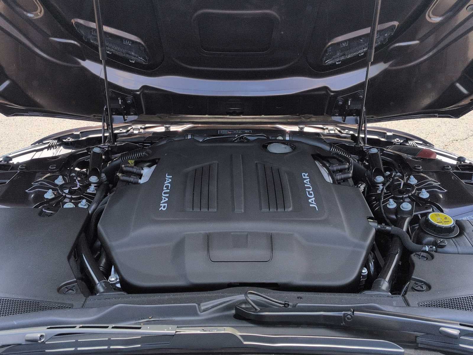 2021 Jaguar F-TYPE R
