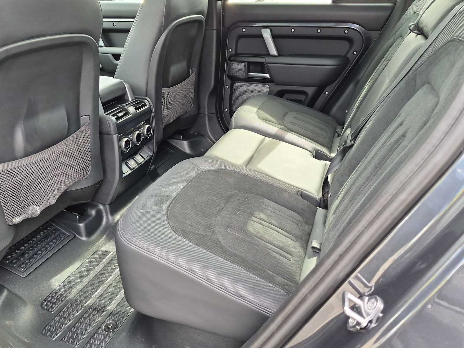 2024 Land Rover Defender Carpathian Edition