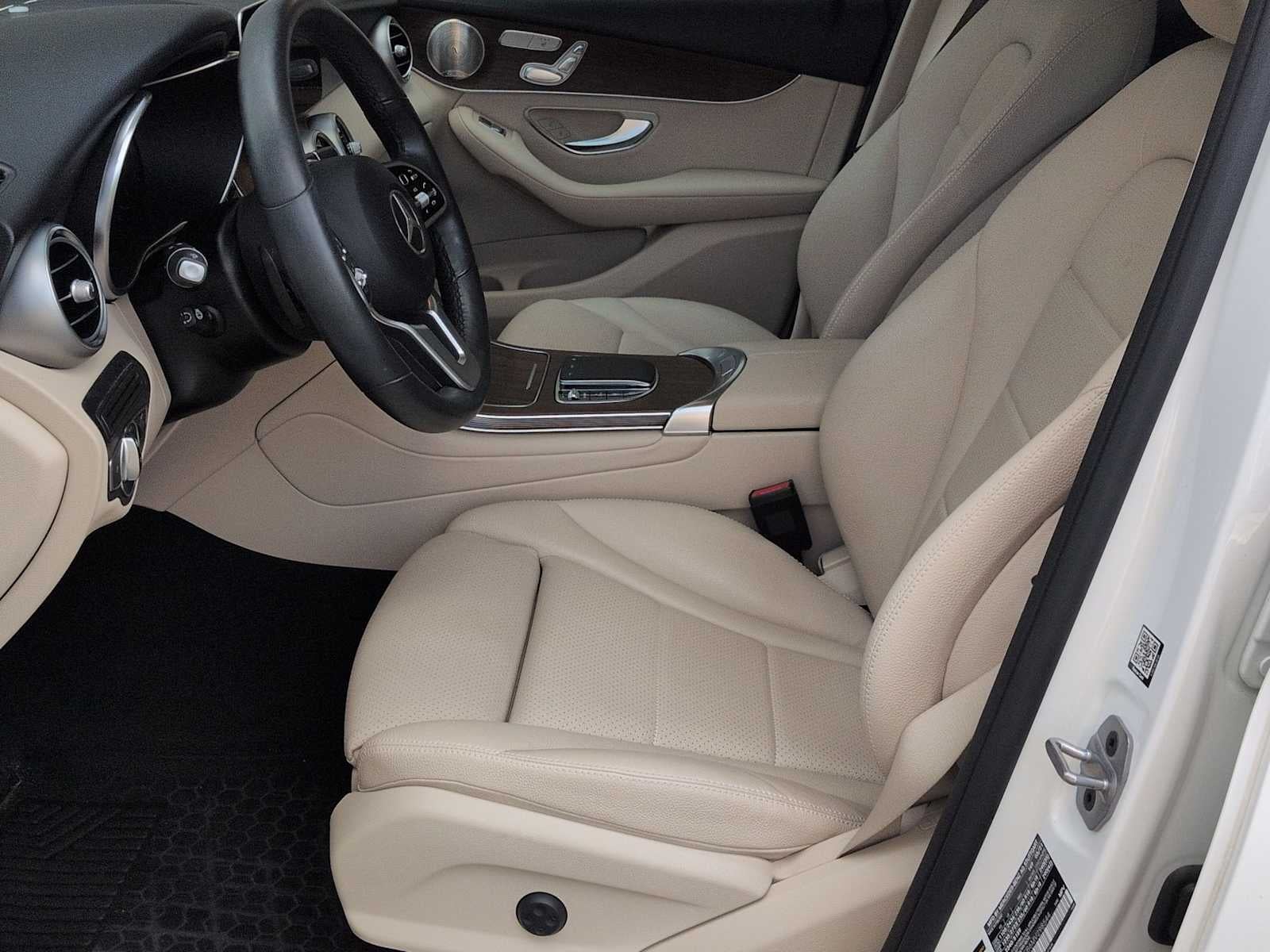 2021 Mercedes-Benz GLC 300 GLC 300