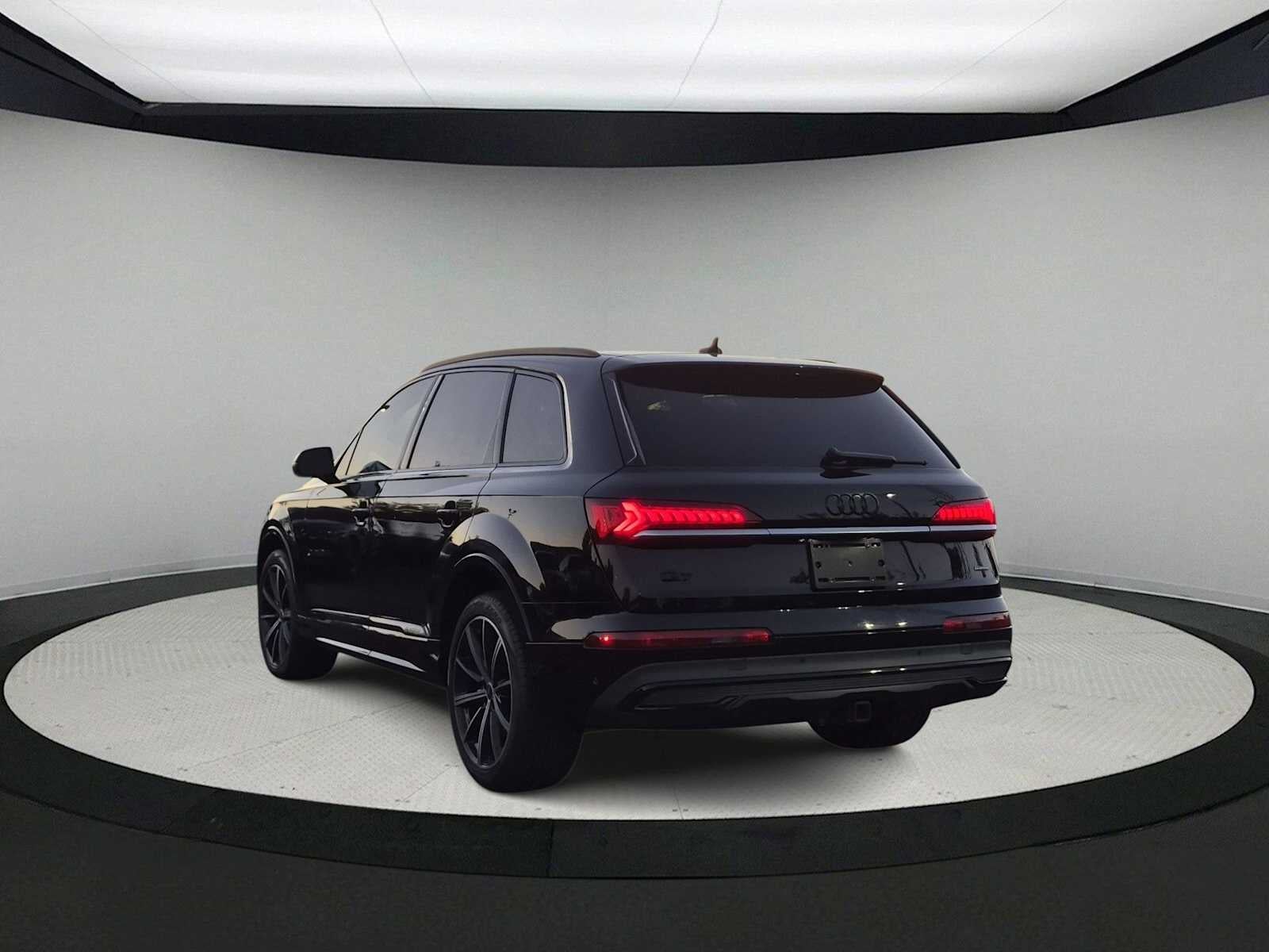 2021 Audi Q7 Premium Plus