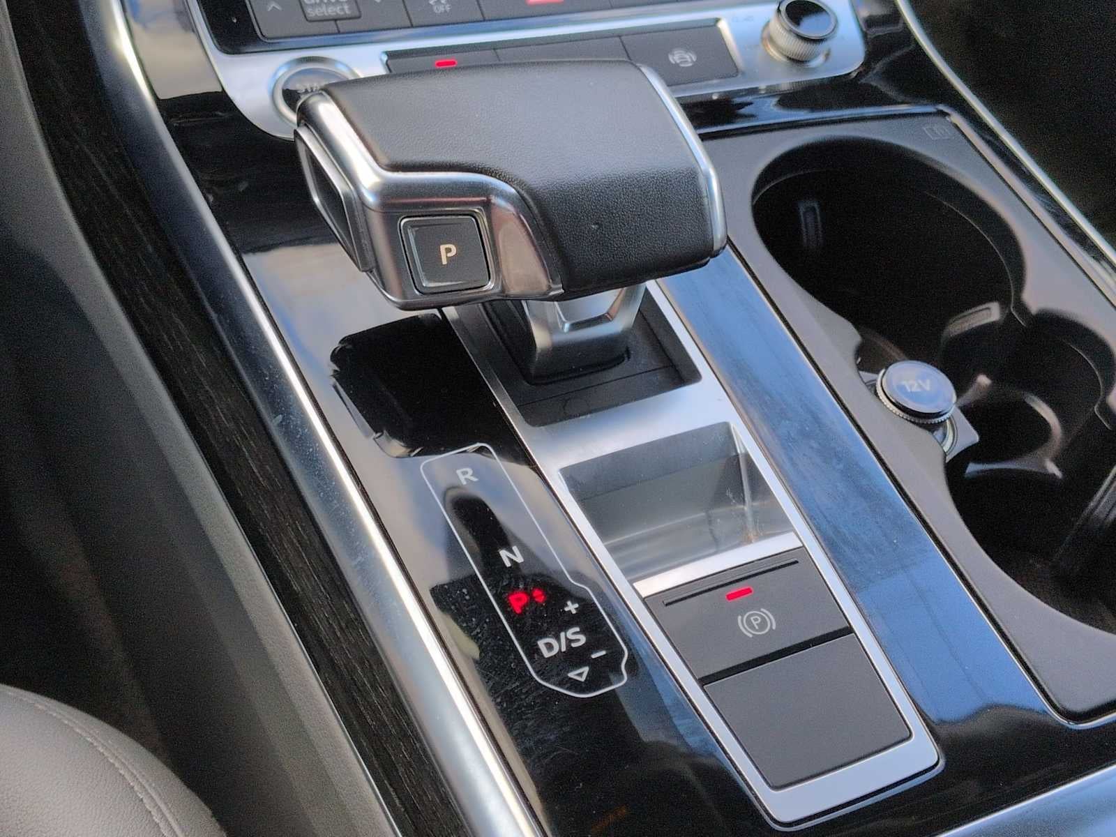 2022 Audi Q7 Premium Plus