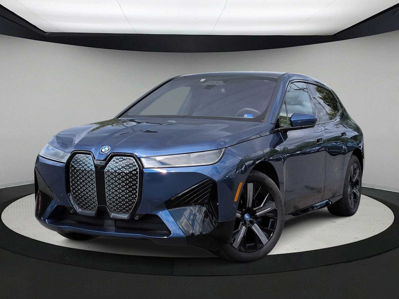 2025 BMW iX xDrive50's photo