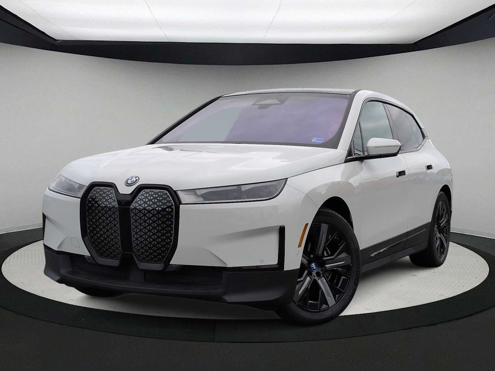 2022 BMW iX xDrive50's photo