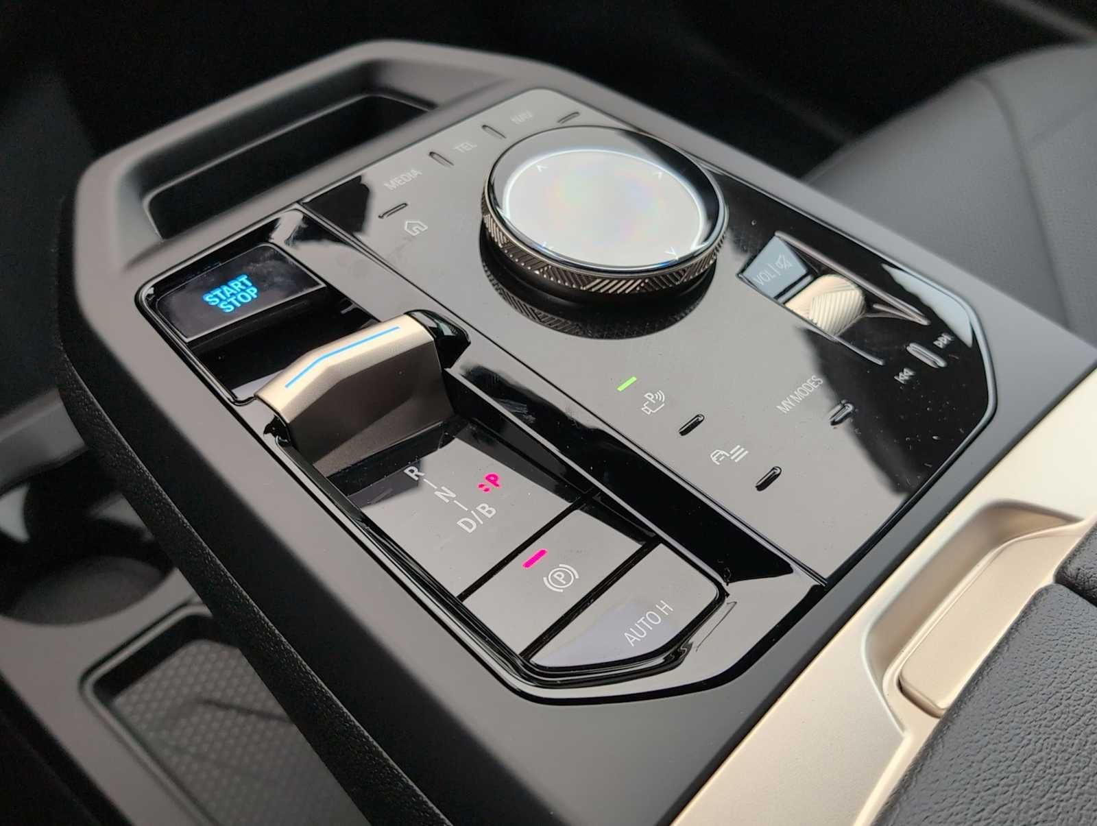 2026 BMW iX xDrive45