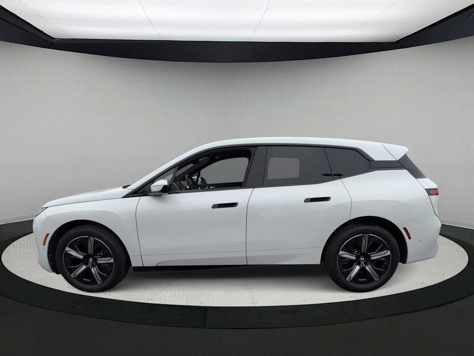 2026 BMW iX xDrive45