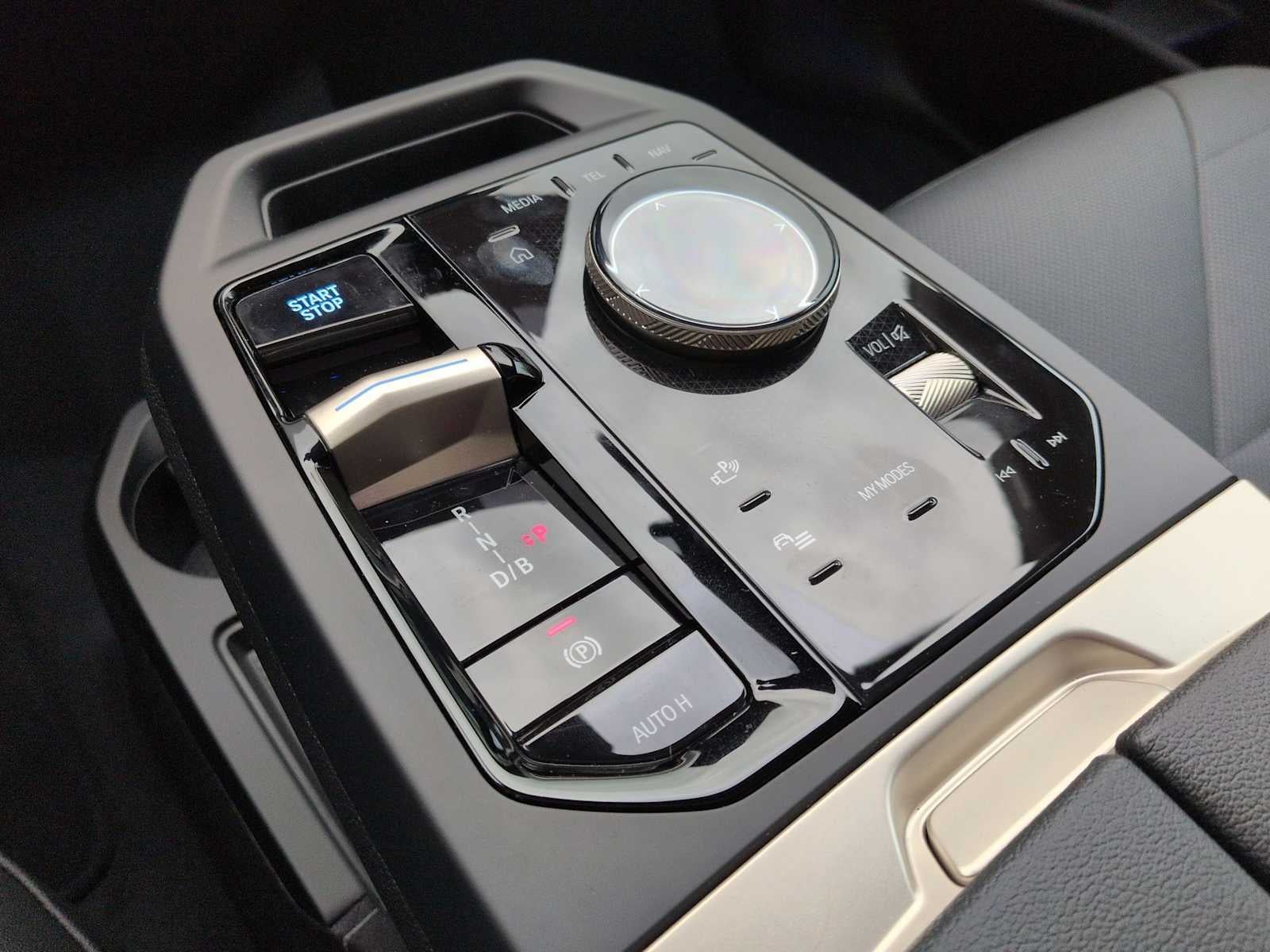 2026 BMW iX xDrive45