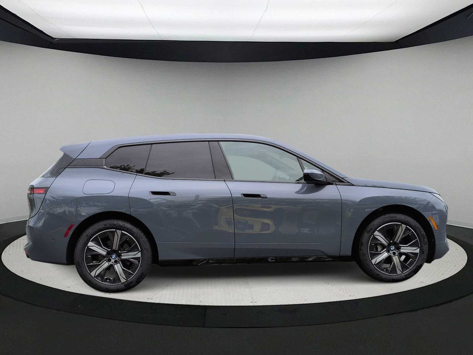 2026 BMW iX xDrive45