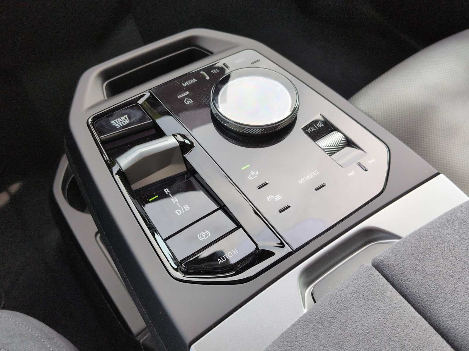 2026 BMW iX xDrive45