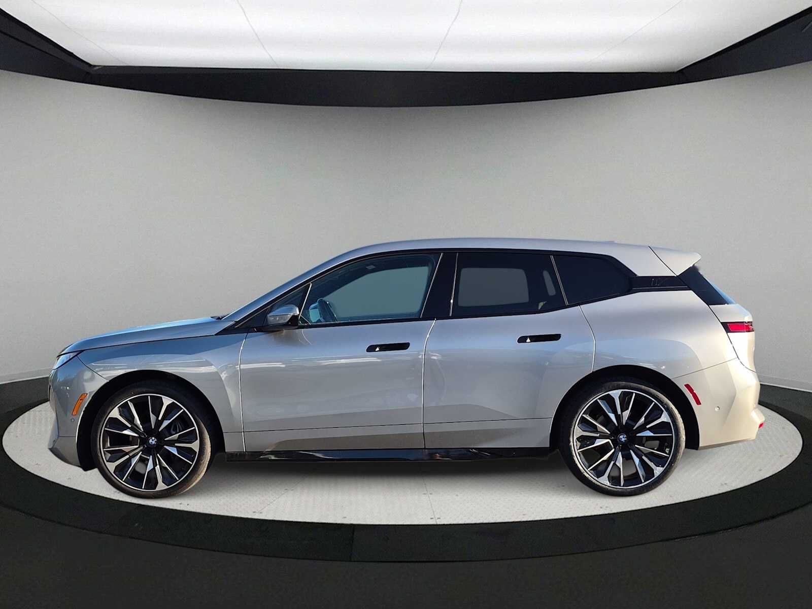 2026 BMW iX xDrive45