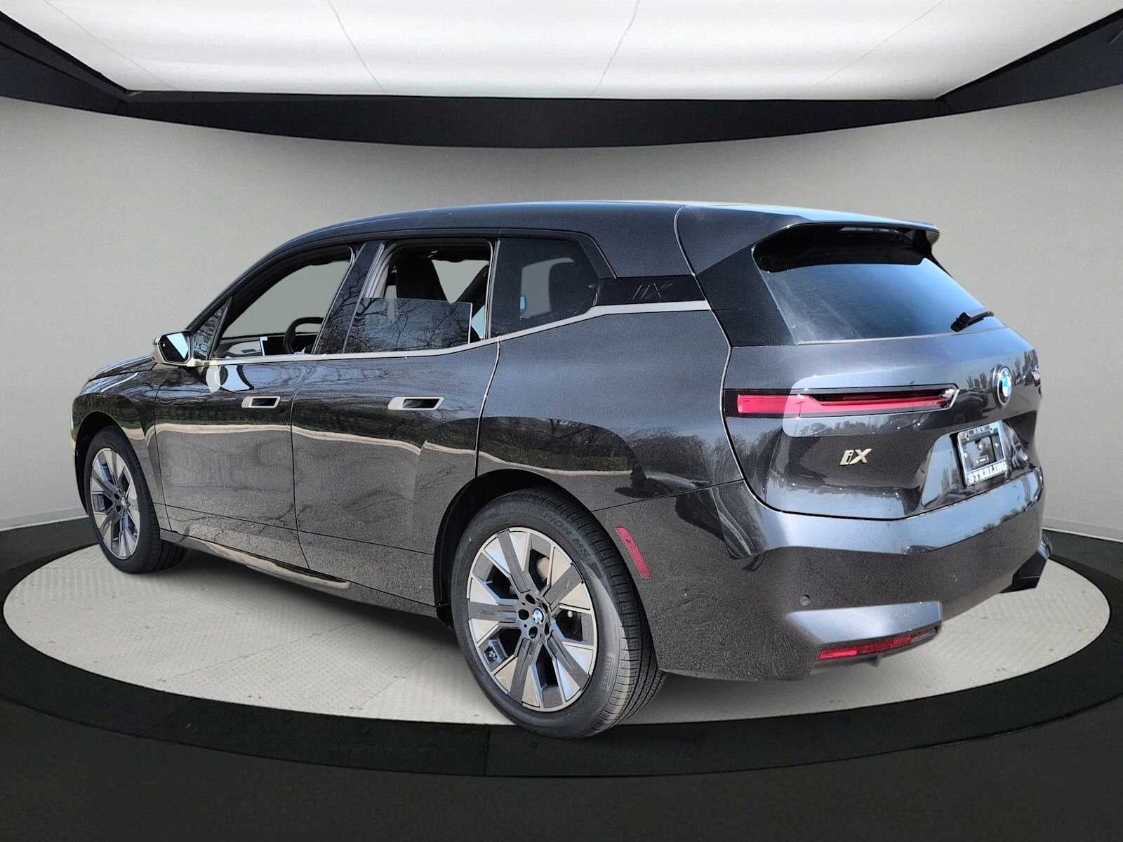 2026 BMW iX xDrive45