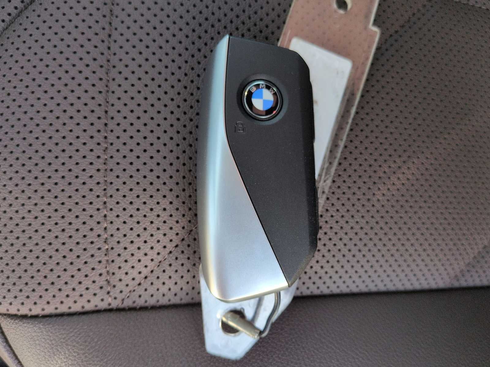 2026 BMW iX xDrive60