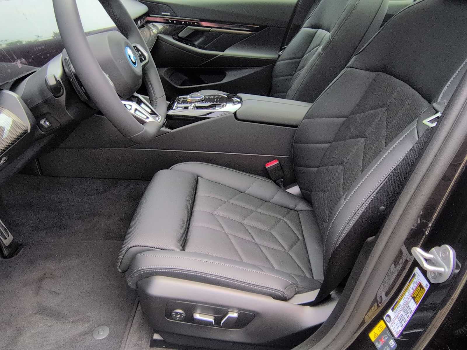 2027 BMW 550e xDrive 550e xDrive