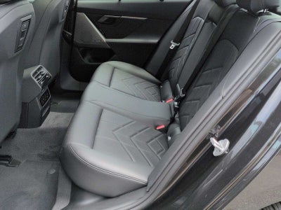 2027 BMW 550e xDrive 550e xDrive