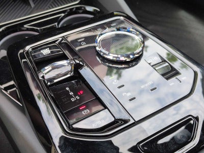 2027 BMW 550e xDrive 550e xDrive