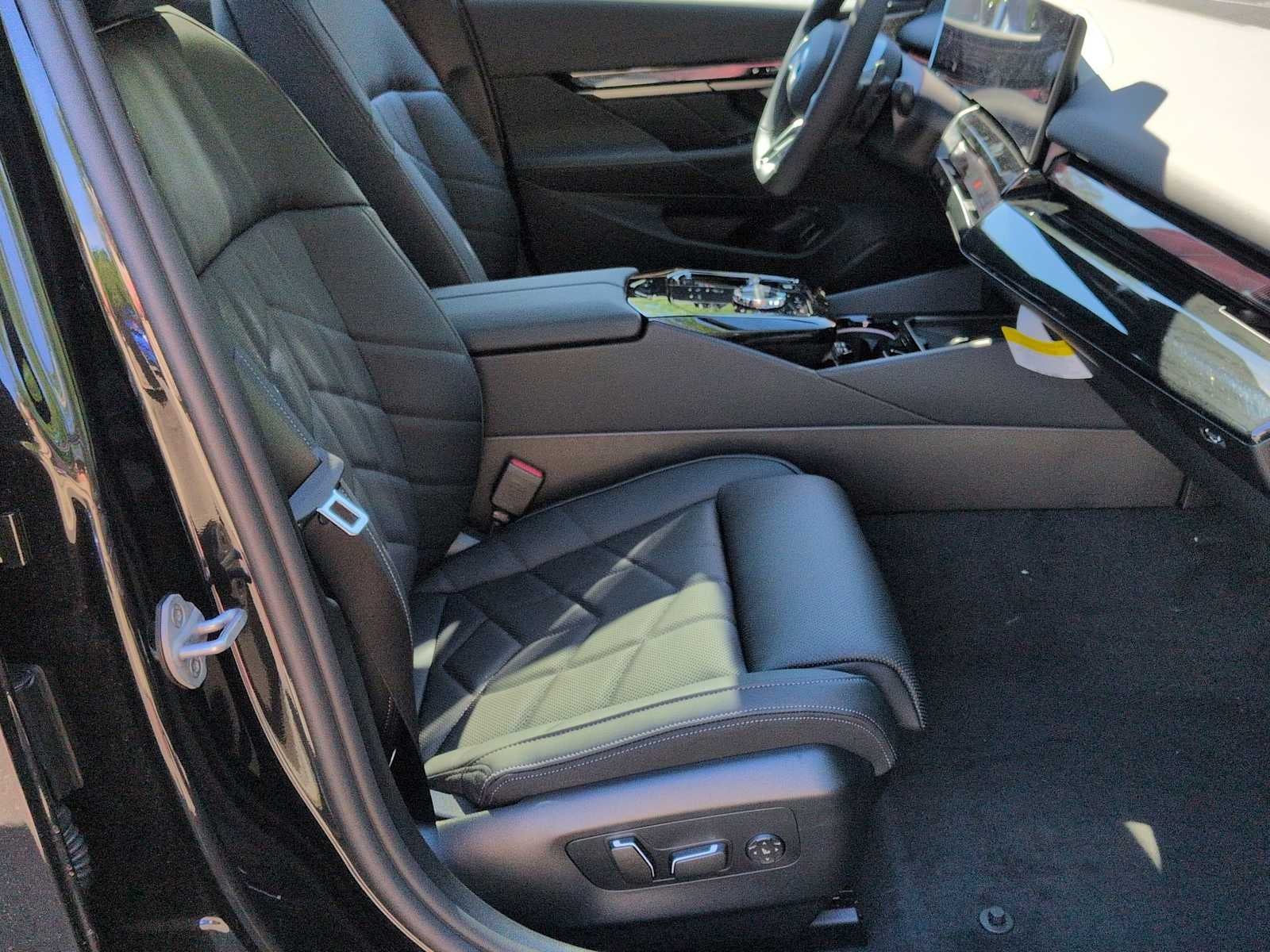 2027 BMW 5 Series 550e xDrive